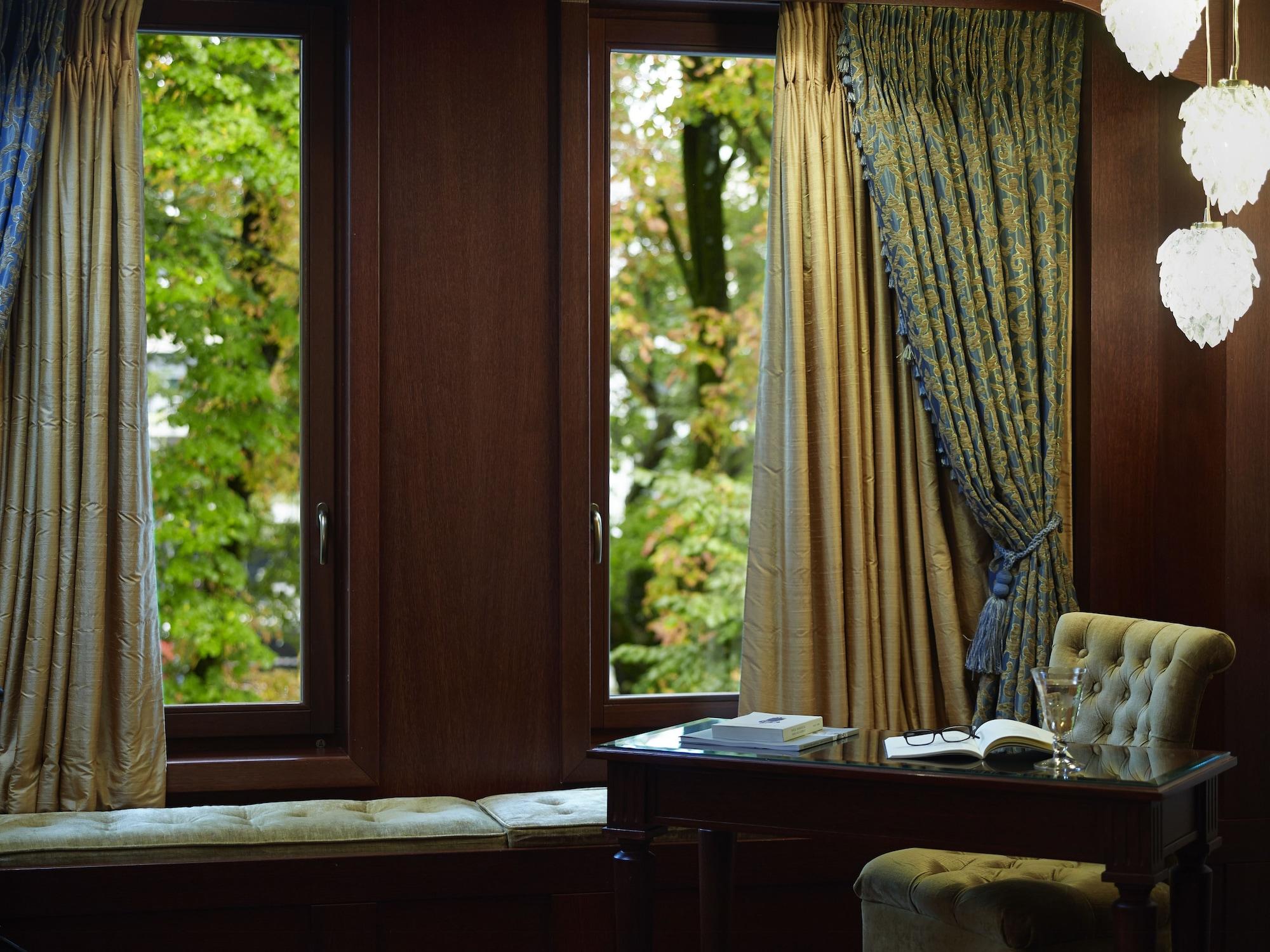 Grand Serai Congress And Spa Янина Екстериор снимка A room at the hotel