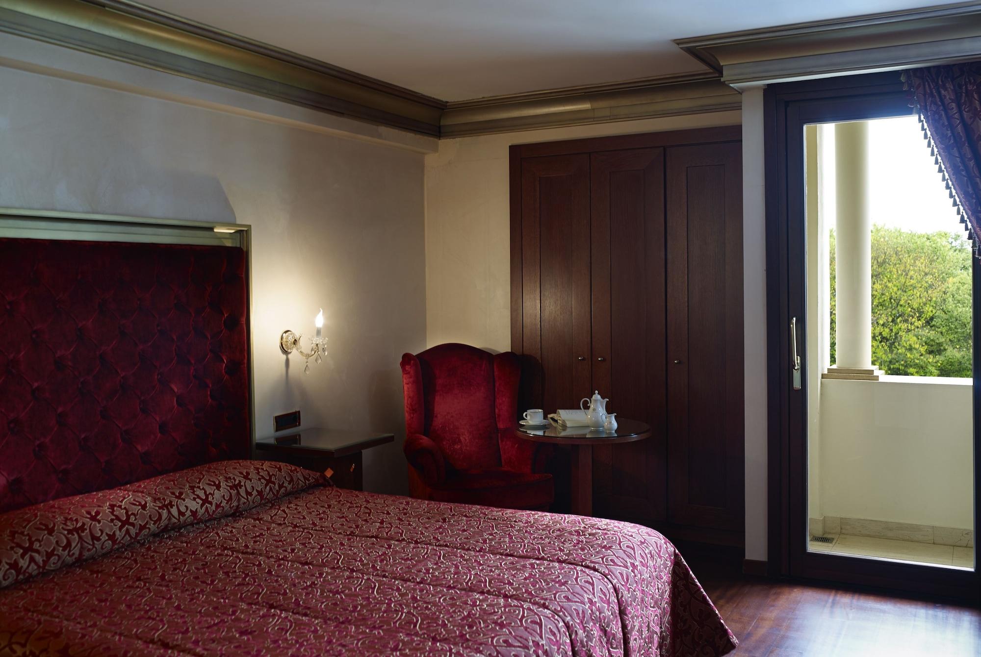 Grand Serai Congress And Spa Янина Екстериор снимка A room at the hotel