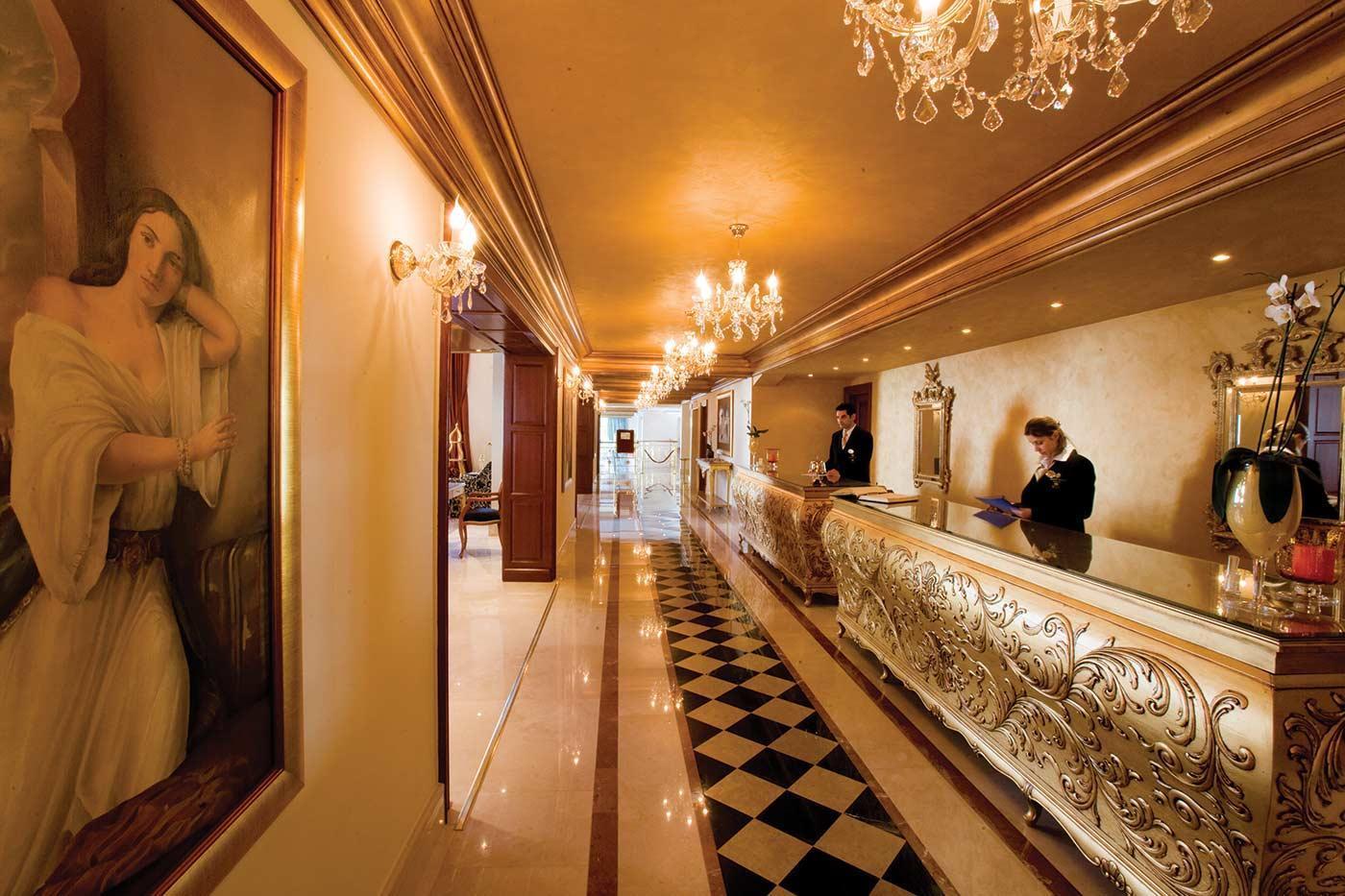 Grand Serai Congress And Spa Янина Екстериор снимка The lobby of the Taj Bengal