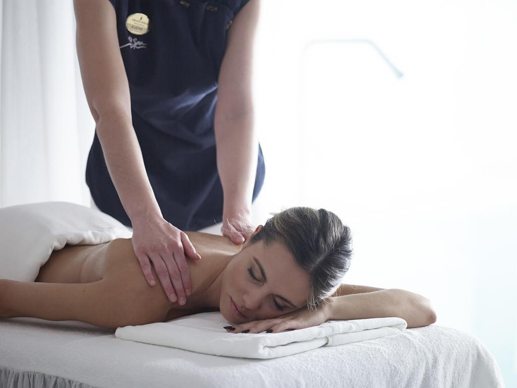 Grand Serai Congress And Spa Янина Екстериор снимка Massage