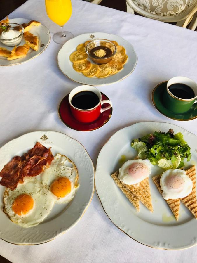 Grand Serai Congress And Spa Янина Екстериор снимка Breakfast at the Hotel de Ville